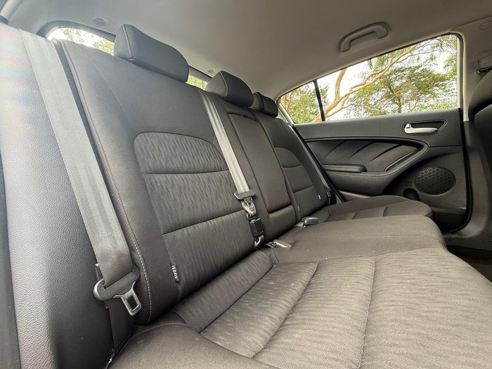 2013 Kia Cerato S YD Clear White