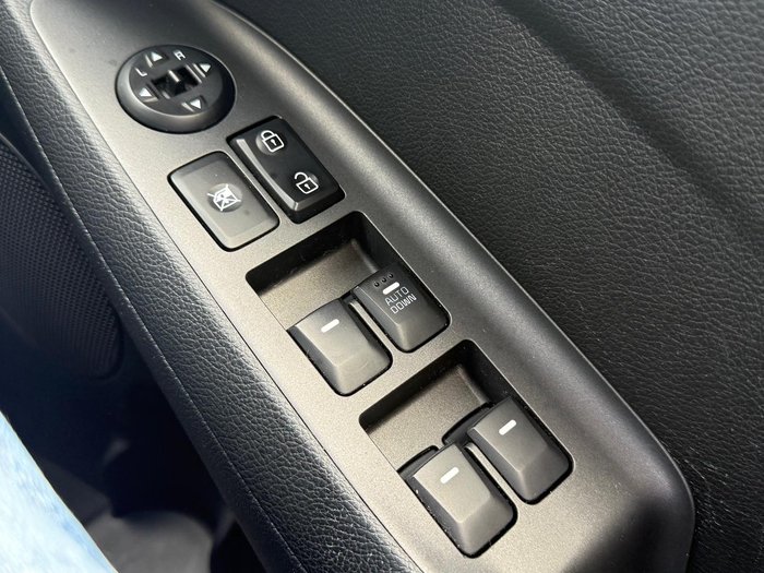 2013 Kia Cerato S YD Clear White