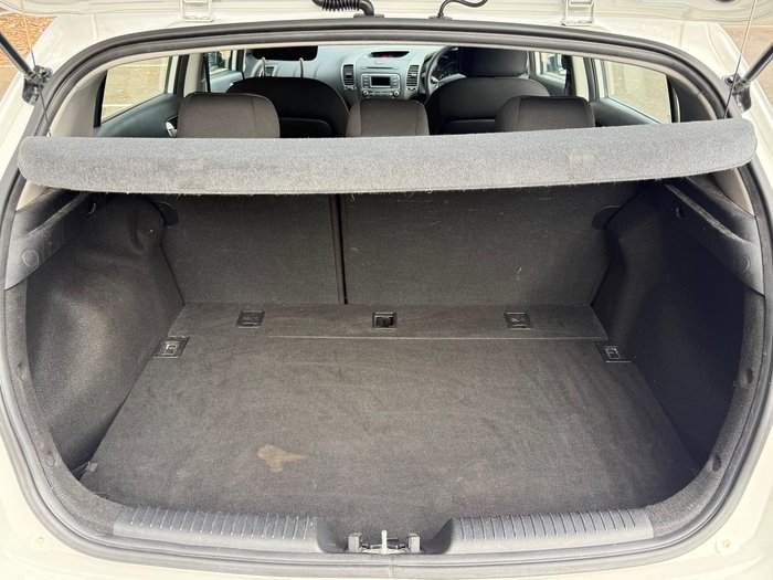 2013 Kia Cerato S YD Clear White