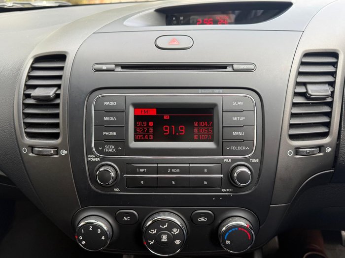 2013 Kia Cerato S YD Clear White