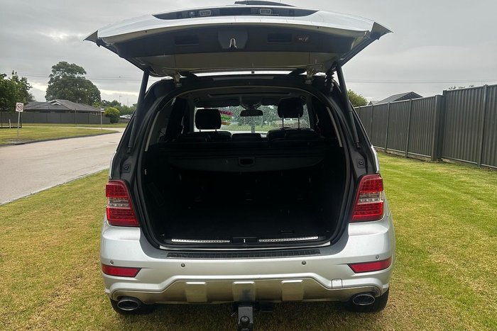 2010 Mercedes-Benz M-Class ML350 CDI BlueEFFICIENCY AMG Sports