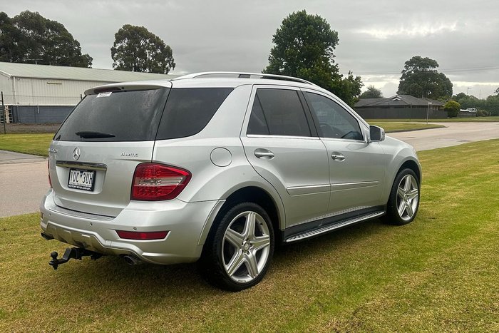 2010 Mercedes-Benz M-Class ML350 CDI BlueEFFICIENCY AMG Sports