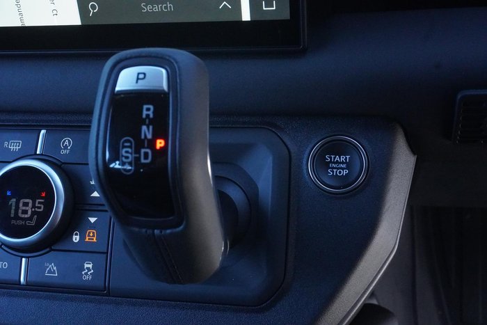 2025 Land Rover Defender 110 D350 X-Dynamic SE