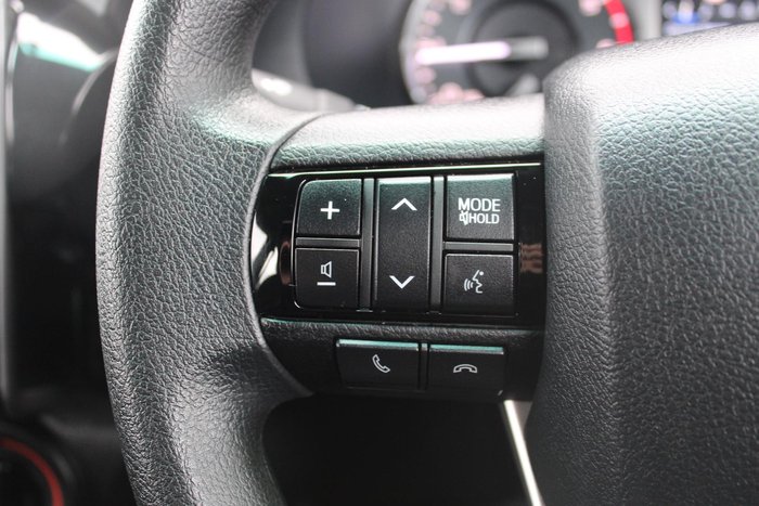 2023 Toyota Hilux SR