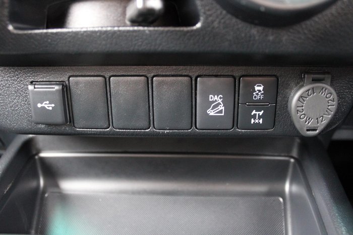 2023 Toyota Hilux SR