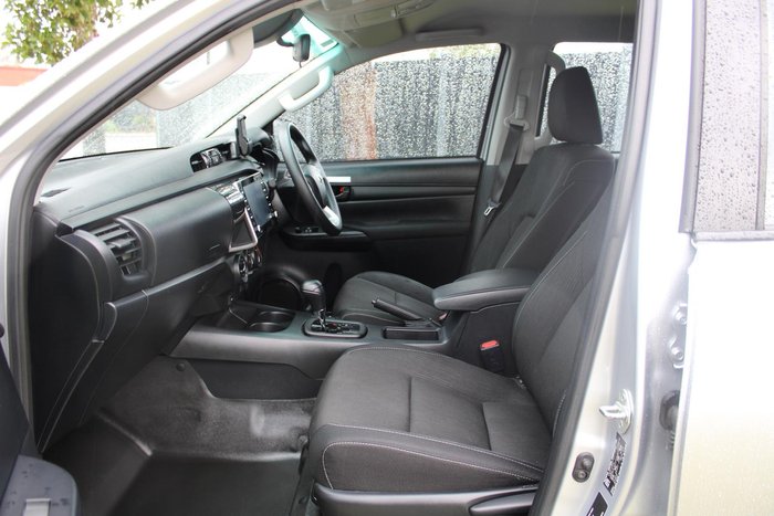 2023 Toyota Hilux SR