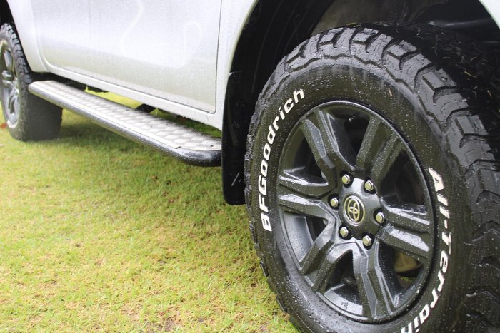 2023 Toyota Hilux SR