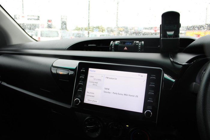 2023 Toyota Hilux SR