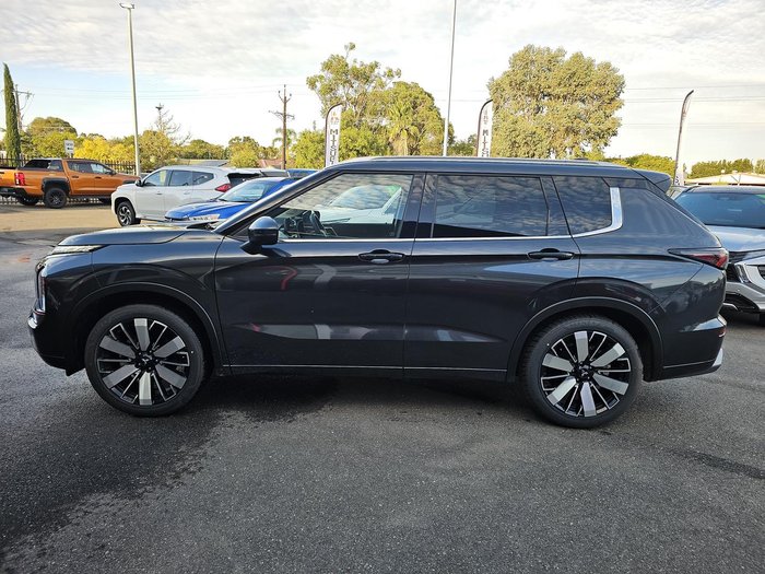 2025 Mitsubishi Outlander Exceed