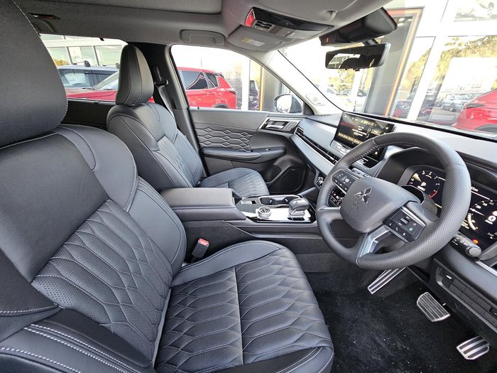 2025 Mitsubishi Outlander Exceed