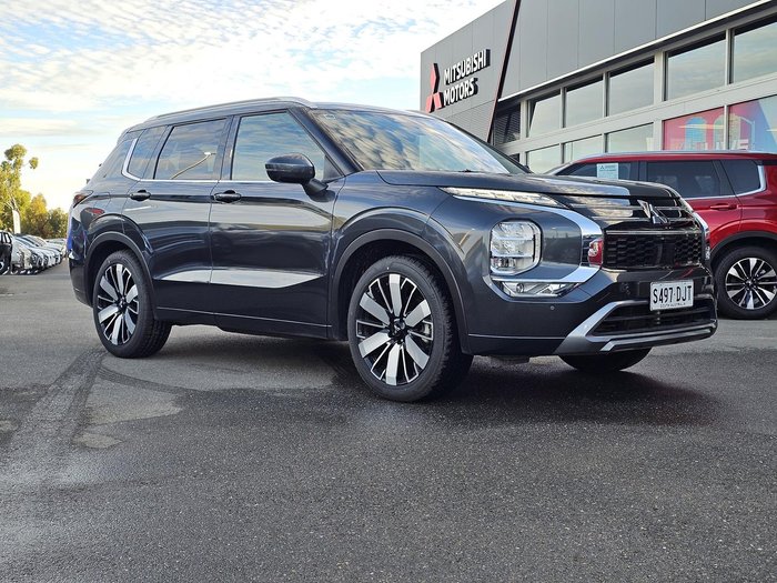 2025 Mitsubishi Outlander Exceed