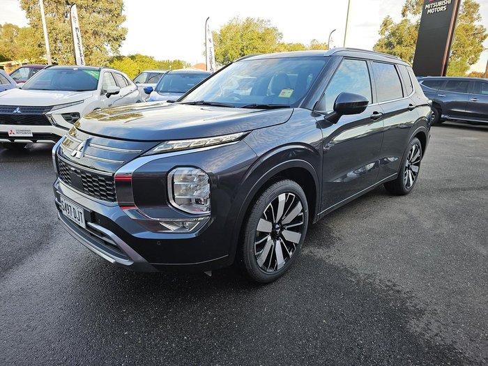 2025 Mitsubishi Outlander Exceed