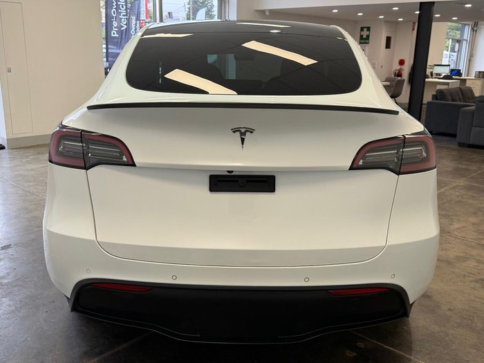 2022 Tesla Model Y Rear-Wheel Drive