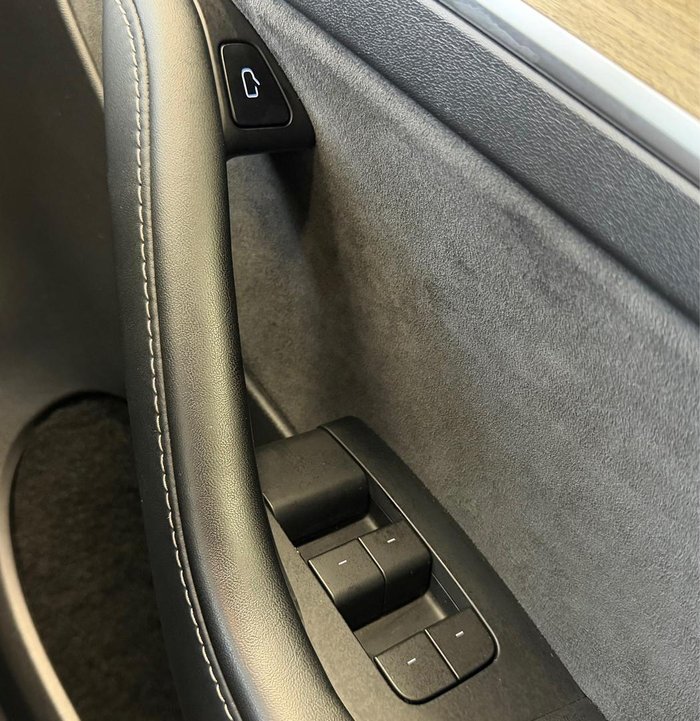 2022 Tesla Model Y Rear-Wheel Drive