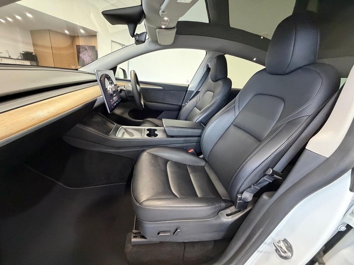 2022 Tesla Model Y Rear-Wheel Drive