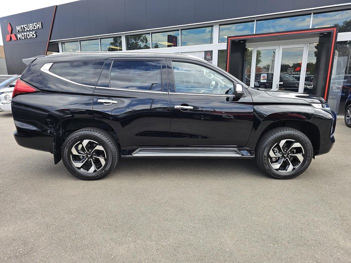 2024 Mitsubishi Pajero Sport GLS