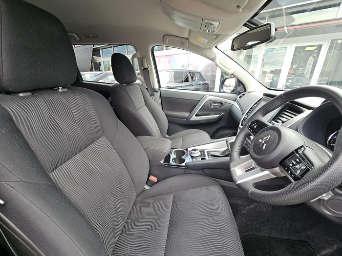 2024 Mitsubishi Pajero Sport GLS