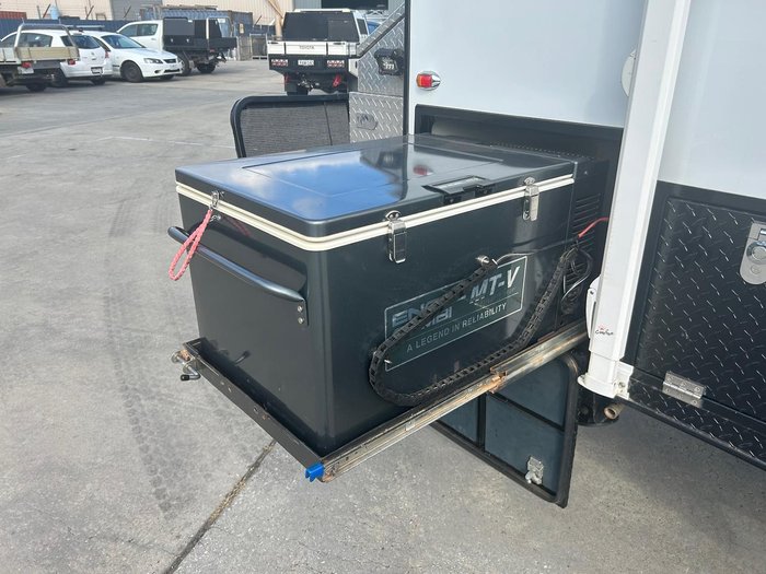 2017 Stoney Creek Campers Scout 14 Hybrid