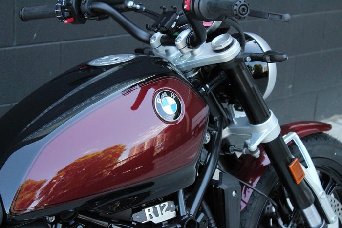 2025 BMW R 12 HL