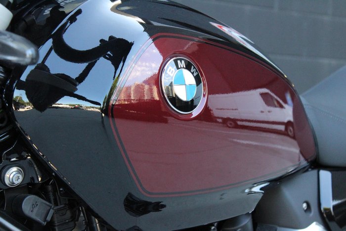 2025 BMW R 12 HL