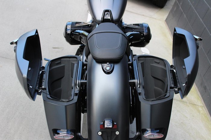 2025 BMW R 18 Roctane