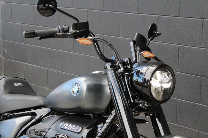 2025 BMW R 18 Roctane