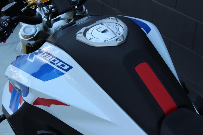 2025 BMW R 1300 R Performance