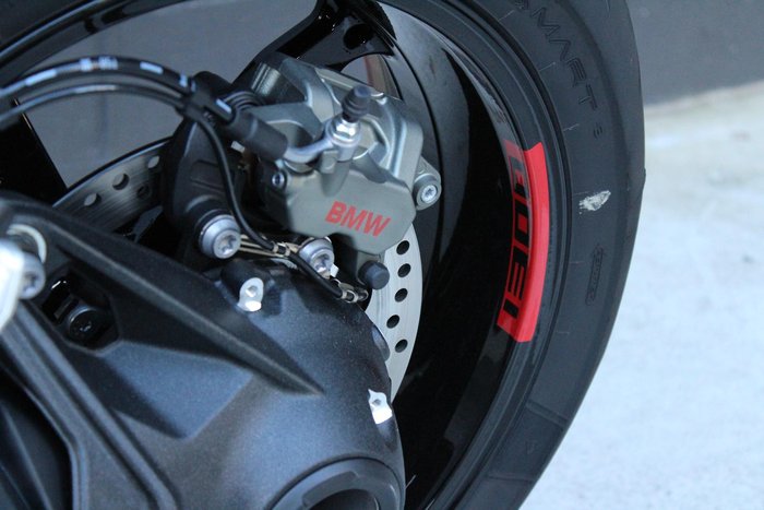 2025 BMW R 1300 R Performance