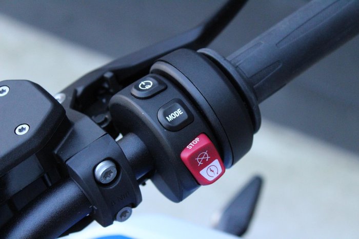 2025 BMW R 1300 R Performance