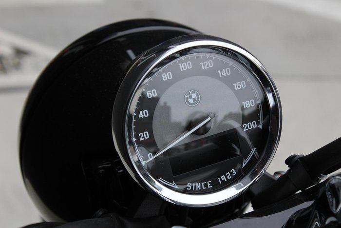 2025 BMW R 18 Blacked Out