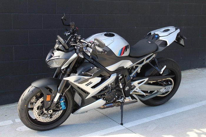 2025 BMW M 1000 R