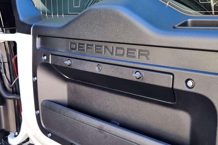 2025 Land Rover Defender 110 D350 X-Dynamic SE