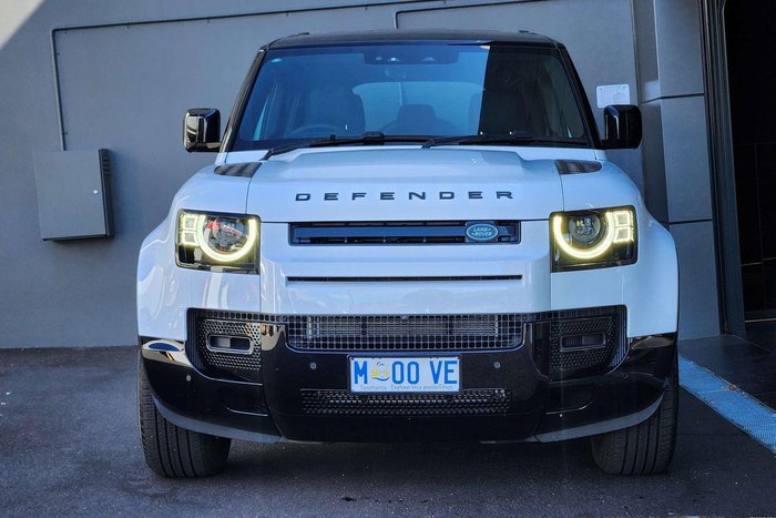 2025 Land Rover Defender 110 D350 X-Dynamic SE