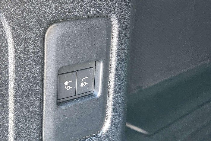 2025 Land Rover Defender 110 D350 X-Dynamic SE