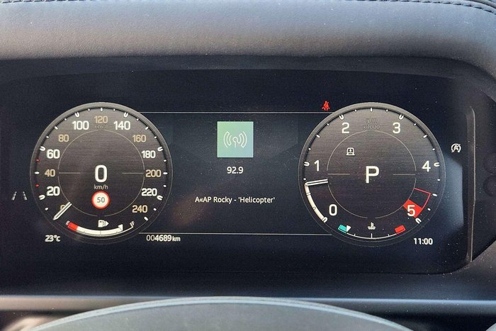 2025 Land Rover Defender 110 D350 X-Dynamic SE