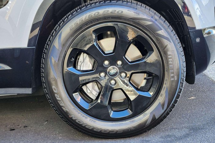 2025 Land Rover Defender 110 D350 X-Dynamic SE