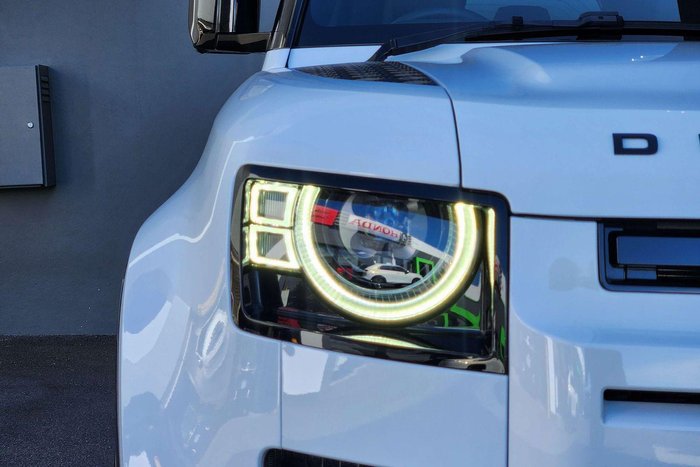 2025 Land Rover Defender 110 D350 X-Dynamic SE