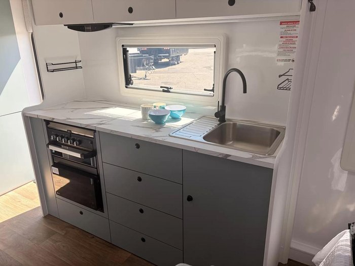 2026 Dreamhaven 19 Series Tourline Caravan