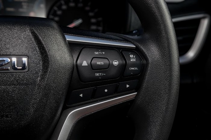 2023 Isuzu MU-X LS-M