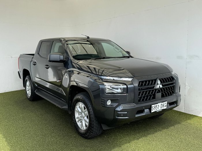 2025 Mitsubishi Triton GLX+