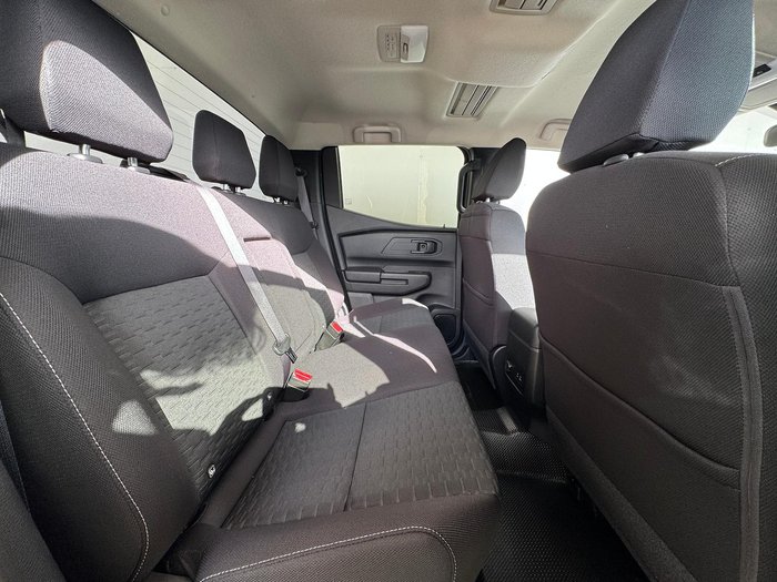 2025 Mitsubishi Triton GLX+