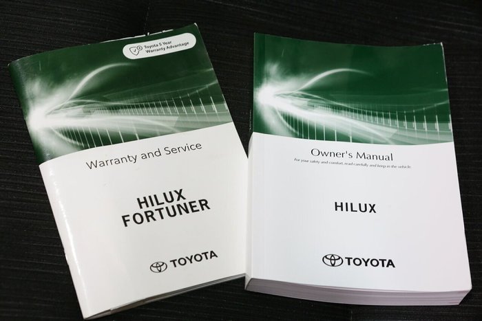 2023 Toyota Hilux SR5