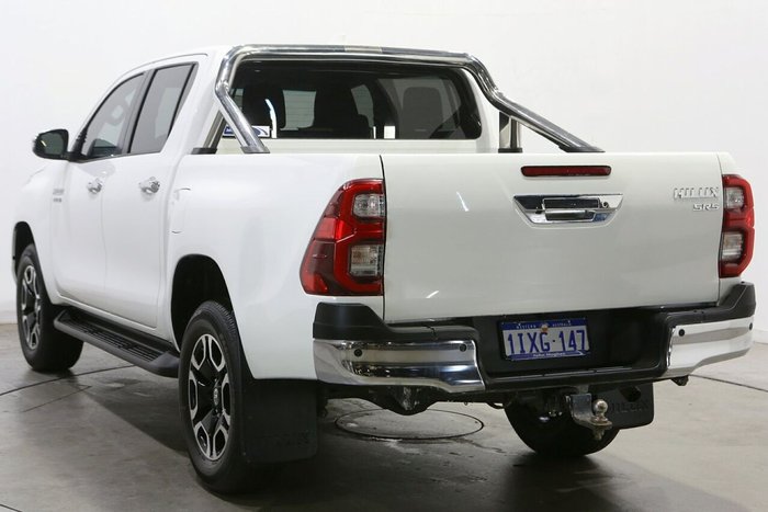 2023 Toyota Hilux SR5