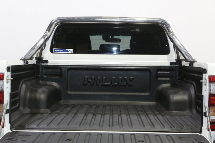 2023 Toyota Hilux SR5