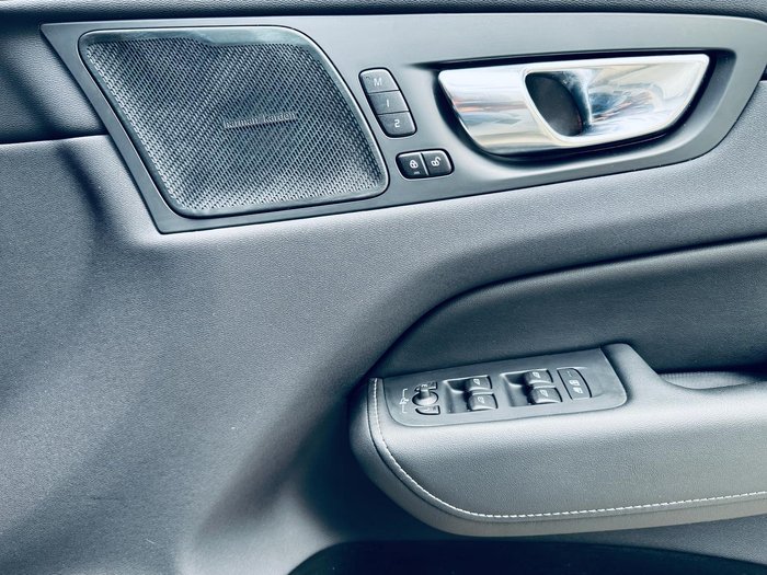 2022 Volvo XC60 B6 R-Design MY22 AWD Crystal White