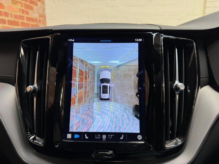 2022 Volvo XC60 B6 R-Design MY22 AWD Crystal White