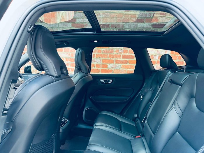 2022 Volvo XC60 B6 R-Design MY22 AWD Crystal White