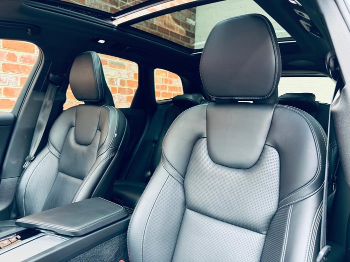 2022 Volvo XC60 B6 R-Design MY22 AWD Crystal White