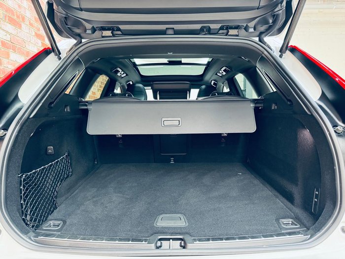 2022 Volvo XC60 B6 R-Design MY22 AWD Crystal White