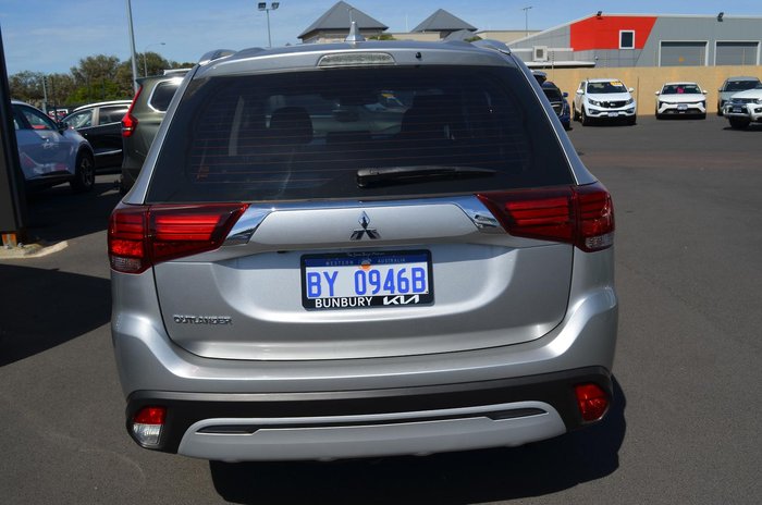 2020 Mitsubishi Outlander ES